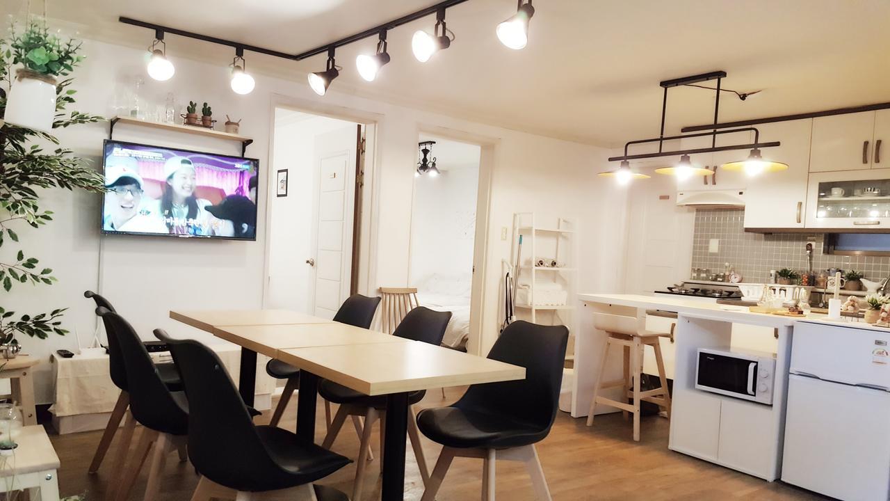 Hongdae Mainstreet Two Room House Сеул Экстерьер фото
